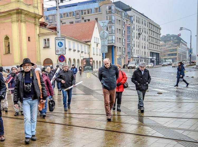 Poslúžili ružomberskí aktivisti iba ako nástroj pochybných manipulátorov?