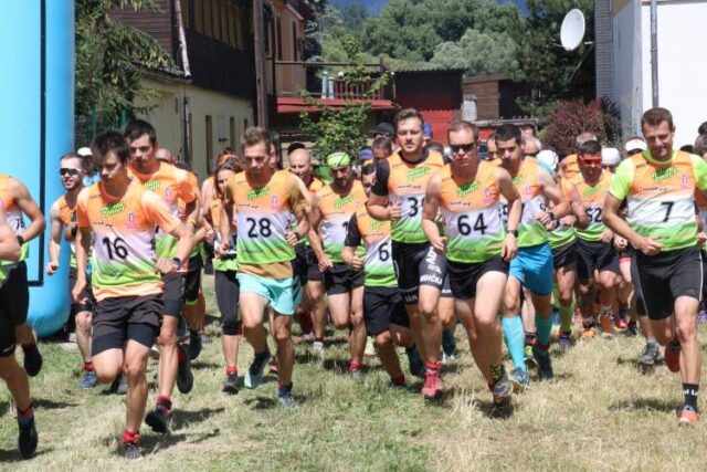 Zase bežali ku krížu