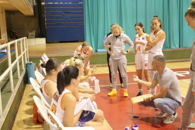 K. Jarošová proti maďarskému súperovi len päť minút nebola na ihrisku a nastrieľala 23 bodov