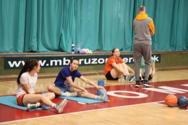 Po odmlke Ruža k Hronu a pod Tatry