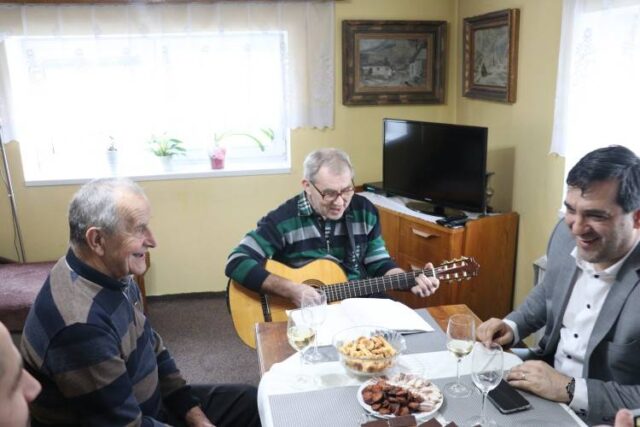 Niekdajší športovec, funkcionár, herec a pedagóg P. Kuniak má 95 rokov