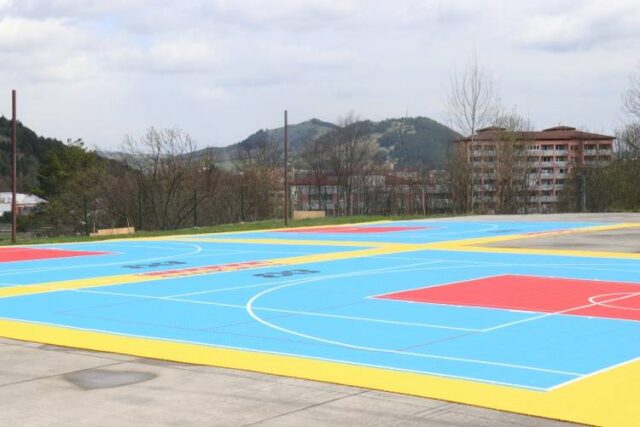 Na Klačne miesto betónu bude osem ihrísk a vyrastú aj tribúnky