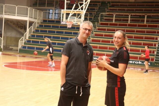 Skončili sa prázdniny basketbalovej Ruže