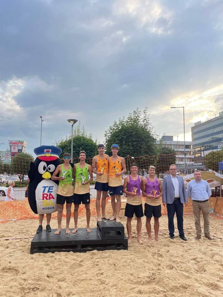 J. Janovec so striebrom z republikového piesku v kategórii U 20