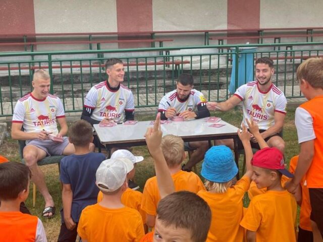 Poter koženej trénuje a vytešuje sa v Liskovej