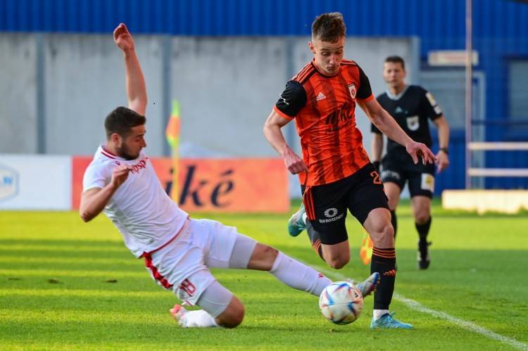 S. Lavrinčík zaplnil pozíciu defenzívneho stredopoliara