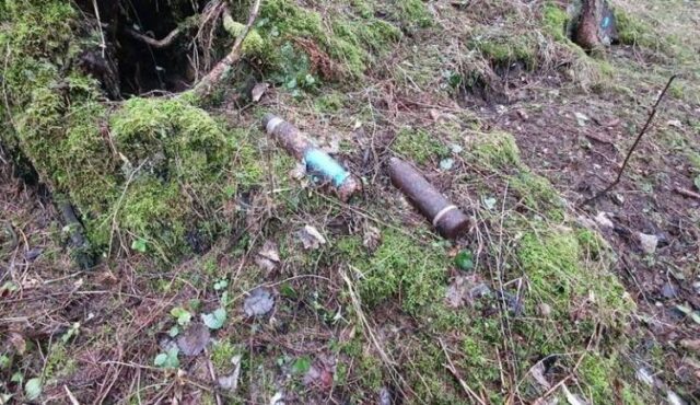 Delostrelecké granáty z druhej svetovej vojny ležali v lese