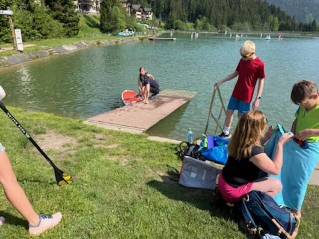 Miesto oblúkov a bránok, voda, bicykel a beh