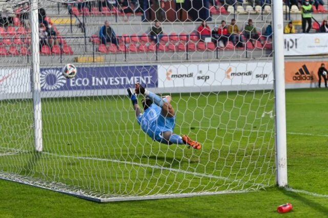 Takmer do roka a do dňa opäť štyri presné trefy Ruže