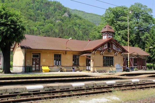 Trať Kraľovany-Ľubochňa začali rekonštruovať
