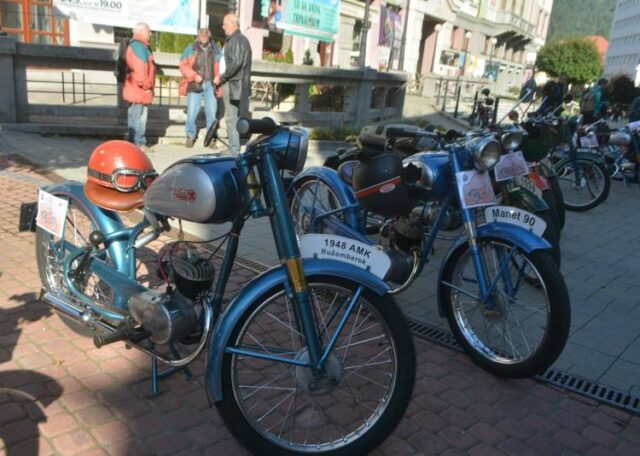 Zraz prvých slovenských motoriek