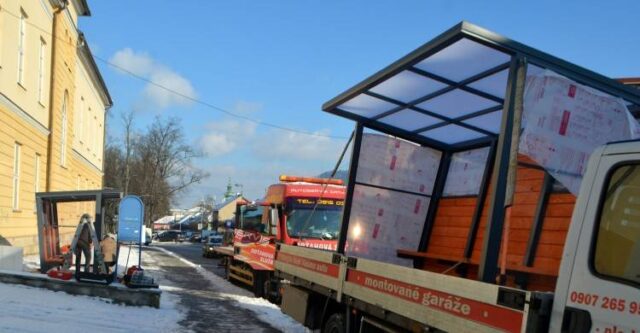 Menia sa autobusové prístrešky