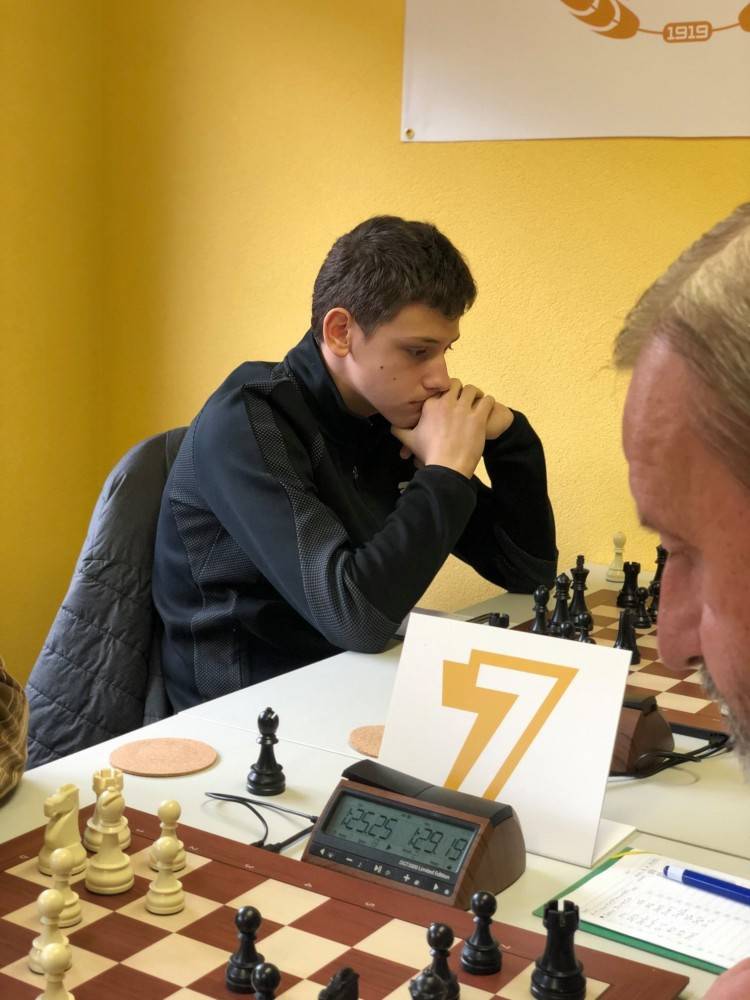 Šachisti uratovali II. ligu a pridali aj jeden postup