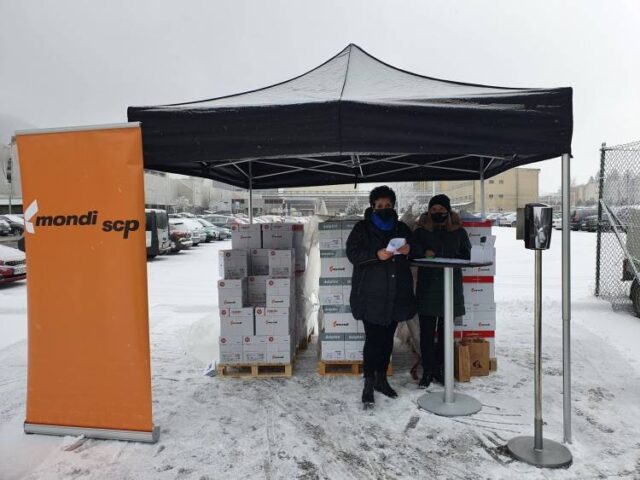 Papierne pomohli materským, základným a stredným školám, obciam aj seniorom