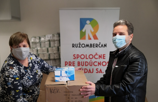 Pre seniorov poskytli 25 tisíc rúšok