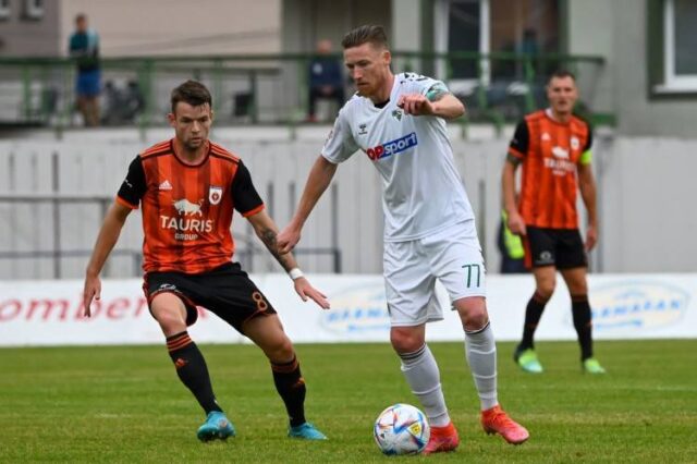 Hráči sa hotujú v Litve vytiahnuť rovnaký herný balíček