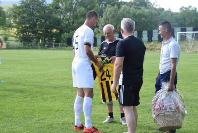 Zajtra majú ružomberskí futbalisti skorší budíček