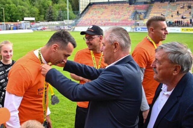 Novoročné priania J. Suju a P. Struhára