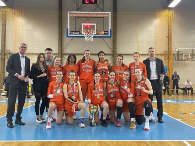 Zlaté medaily pre Čajky, Ruža so striebrom