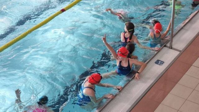 Úspešné plavecké zábery v kubínskej dvadsaťpäťke