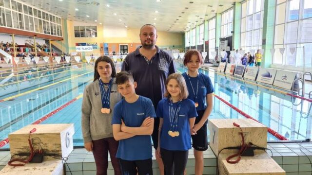 Znovu pravý detský džavot na plavárni