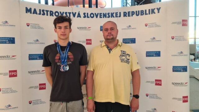 Tri medaily na krku plavca T. Tišťana