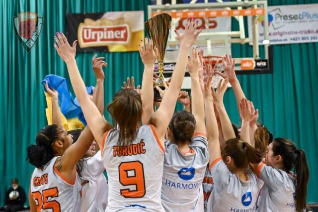 Tretia pohárová trofej za štyri roky