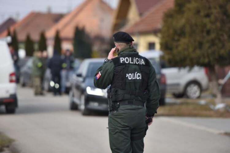 Policajti vypátrali páchateľa, ktorý okradol ružomberského dôchodcu. Riešili aj alkohol na cestách