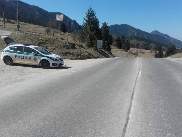 V Ružomberskom okrese skontrolovala polícia počas sviatkov takmer päťtisíc osôb