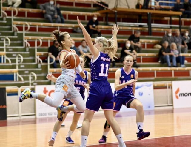 V Koniarni neodolala stovka: Ružomberok - Poprad 105:48