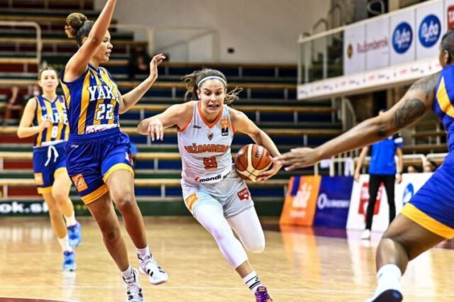 Pod ženskými košmi: Ružomberok - Young Angels 73:63