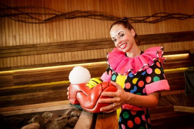 Saunové divadlo v Bešeňovej