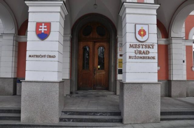 Pre koronavírus obmedzili fungovanie mestského úradu