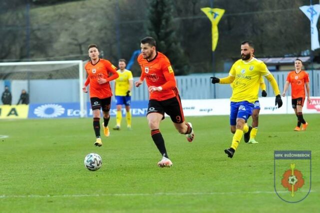 Druhá ružomberská oslava v útrobách senického štadióna