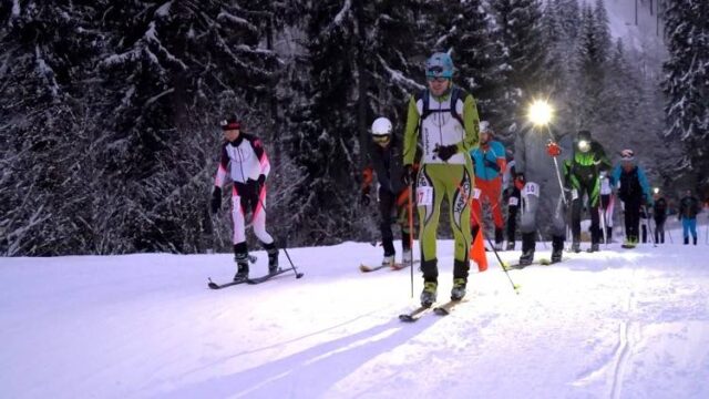 Večerný skialp  odetý do verticalu