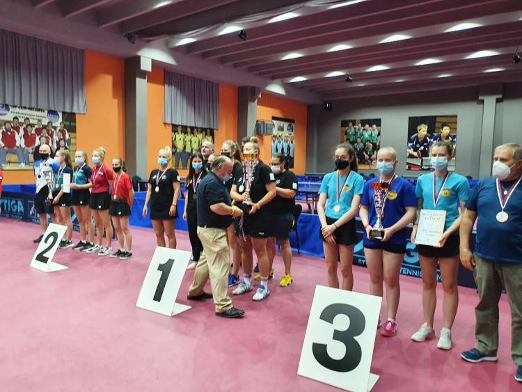 Stolným tenistkám na majstrovstvách Slovenska družstiev cinkotali medaily