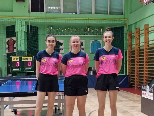 V stolnotenisovej extralige ženy s jedným víťazstvom, muži s dvomi prehrami