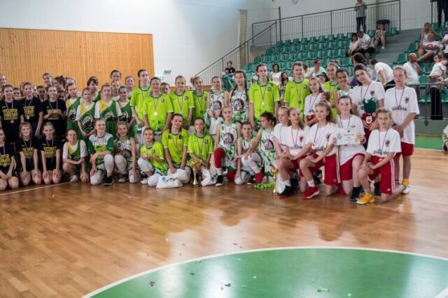 Z bronzových medailí sa tešili staršie minižiačky MBK Ružomberok