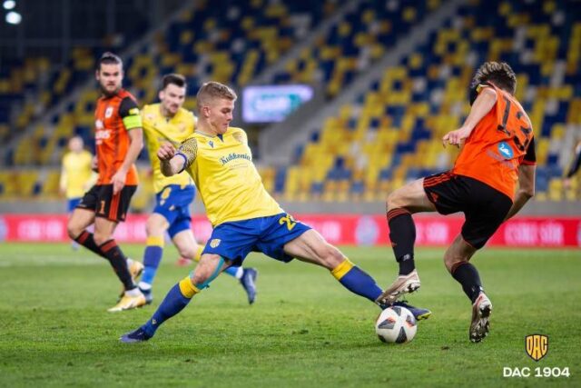 P. Struhár včera koučoval cez mobil