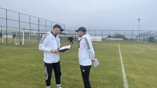 Futbalisti v noci pricestovali z tureckej destinácie