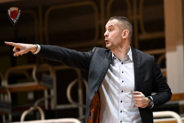 U Sujovcov má večeru pod palcom manželka Timea