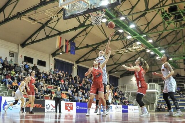 Ružomberské basketbalistky si zatrénovali v dejisku zápasu