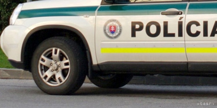 Bezdomovec si ustlal pod kolesami kamióna, ružomberskí policajti riešili aj kuriózne prípady