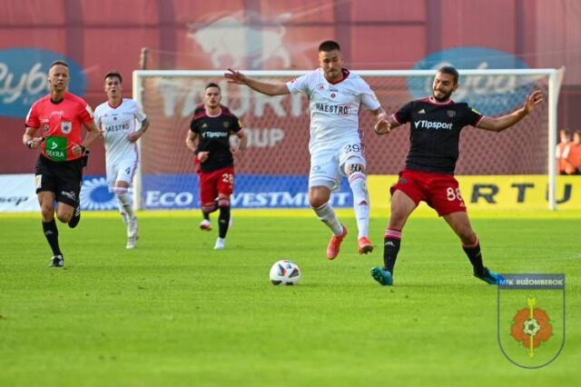 Zápas otvorila nevyužitá jedenástka MFK, v závere si pokutový kop pýtali aj hostia