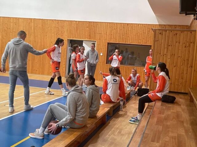 Pod ženskými košmi: BK ŠK UMB - Ružomberok 29:93