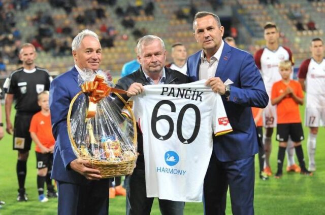 Celý svoj produktívny život stál za katedrou, tiež hrával stolný tenis, sálový futbal a funkcionárčil