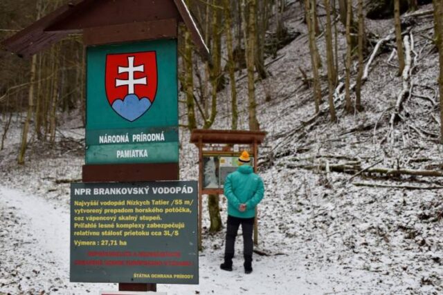 Brankovský vodopád je čarovný najmä v zime, mení sa na ľadovú stenu