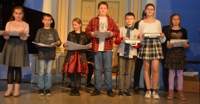 Práca očami mladých výtvarníkov