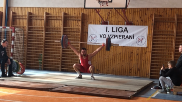 Návrat na vzpieračské pódiá