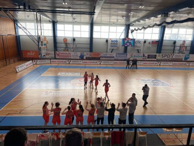 Ruža vyhrala nad anjelkami 56:55 a vynútila si tretí duel